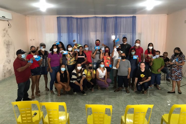 cerimonia de entrega das carteirinhas do passe livre