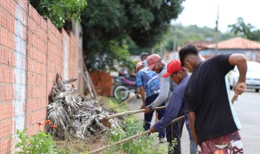 Prefeitura intensifica serviços de limpeza urbana em todo município.