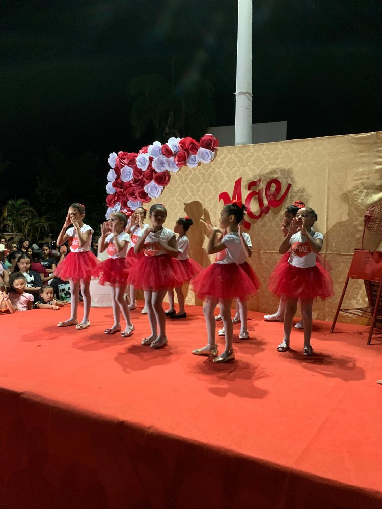 ESCOLAS MUNICIPAIS EM PARCERIA COM A SECRETARIA MUNICIPAL DE EDUCAÇÃO REALIZAM GRANDE BINGO EM COMEMORAÇÃO AO DIA DAS MÃES