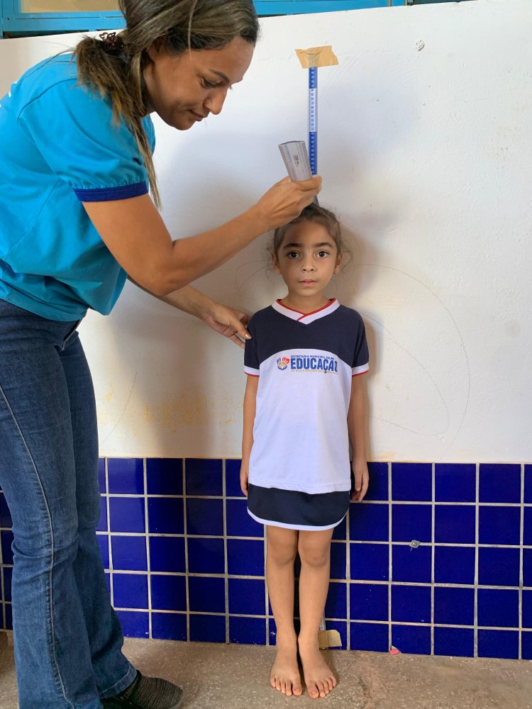 PROGRAMA SAÚDE NA ESCOLA: Prefeitura realiza a ANTROPOMETRIA (medicação de peso e altura - IMC) dos alunos da rede municipal de ensino