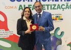 SECRETARIA MUNICIPAL DE EDUCAÇÃO RECEBE PRÊMIO SELO OURO EM BRASÍLIA PELO GOVERNO FEDERAL