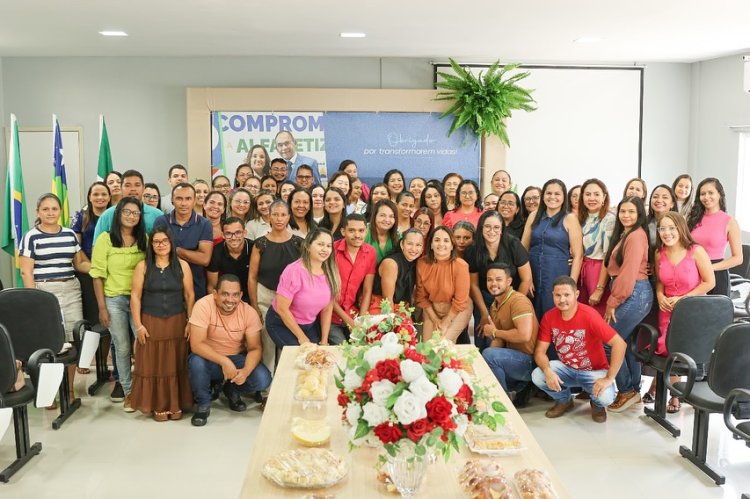 SECRETÁRIA DA EDUCAÇÃO RITA RODRIGUES PROMOVE UM DELICIOSO CAFÉ DA MANHA PARA COMEMORAR OS ÍNDICES E CONQUISTAS NA EDUCAÇÃO DE BAIXA GRANDE DO RIBEIRO