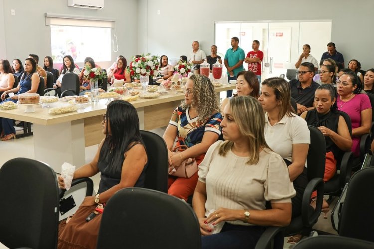 SECRETÁRIA DA EDUCAÇÃO RITA RODRIGUES PROMOVE UM DELICIOSO CAFÉ DA MANHA PARA COMEMORAR OS ÍNDICES E CONQUISTAS NA EDUCAÇÃO DE BAIXA GRANDE DO RIBEIRO